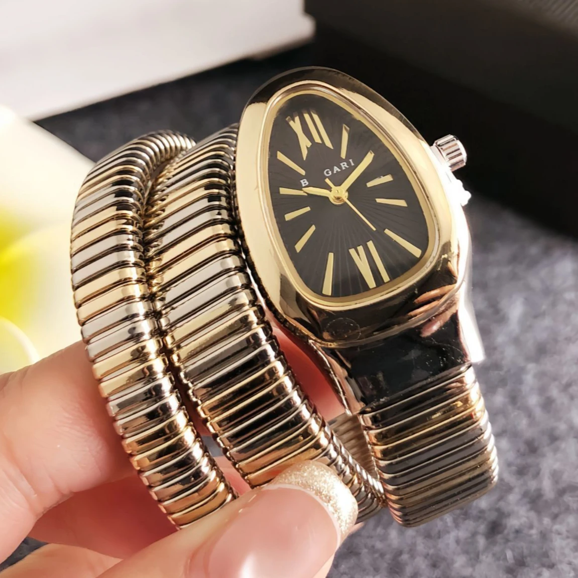 Italian High-end Luxury Ladies’ Wristwatch, A Versatile Style Similar To That of Celebrities, A Fashionable Snake-shaped Watch.